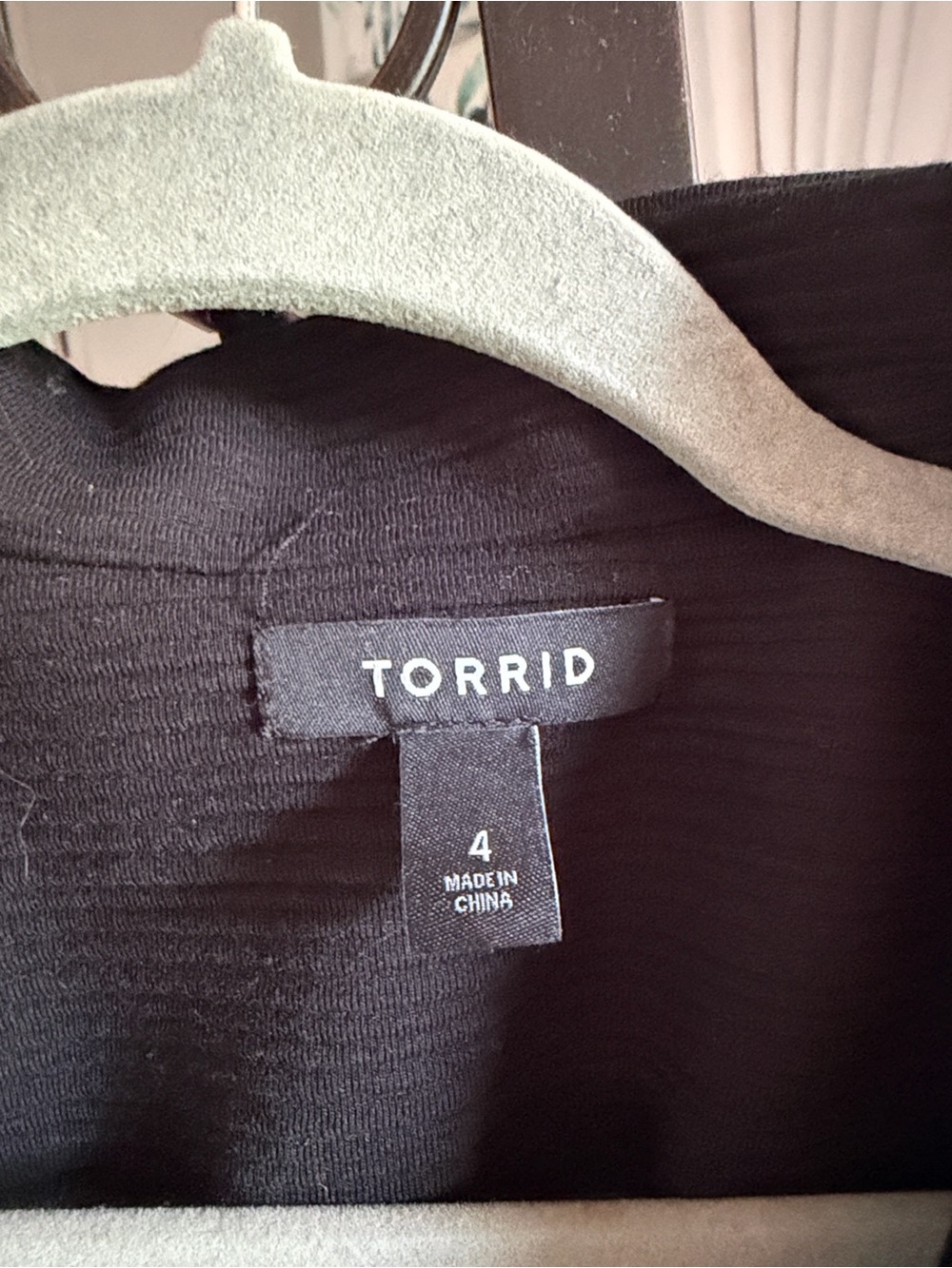 Torrid Textured Ponte Crop Military Jacket in Deep Black, size 4 / 4X.

Gorgeous - Picture 2 of 8